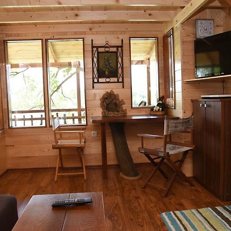 Holiday Home Kucica Na Drvetu Баня-Ковиляча Экстерьер фото