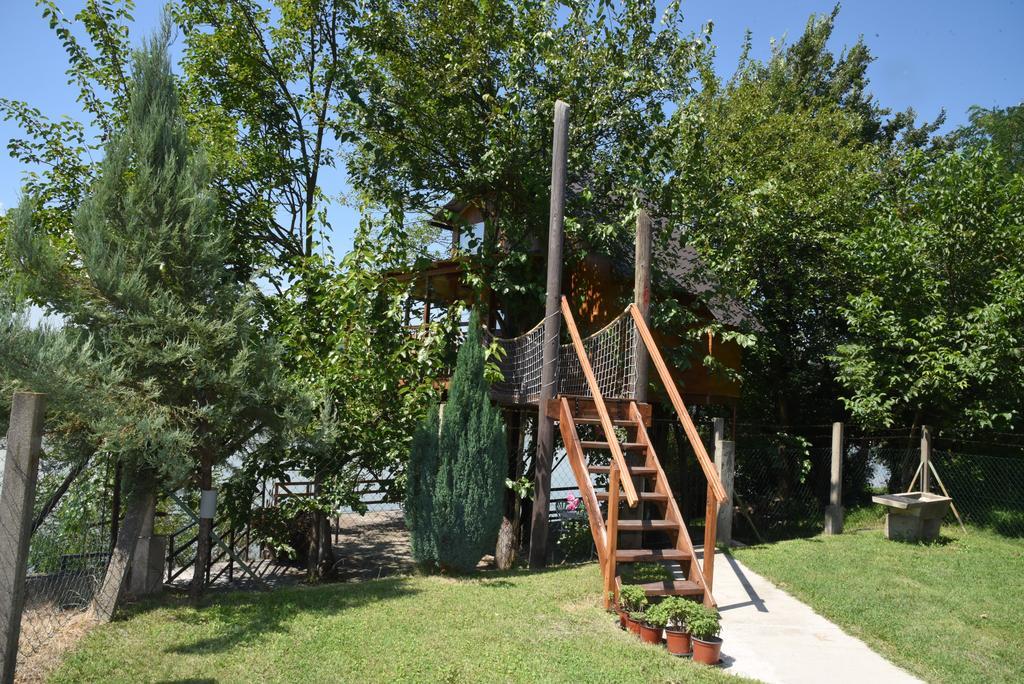 Holiday Home Kucica Na Drvetu Баня-Ковиляча Экстерьер фото