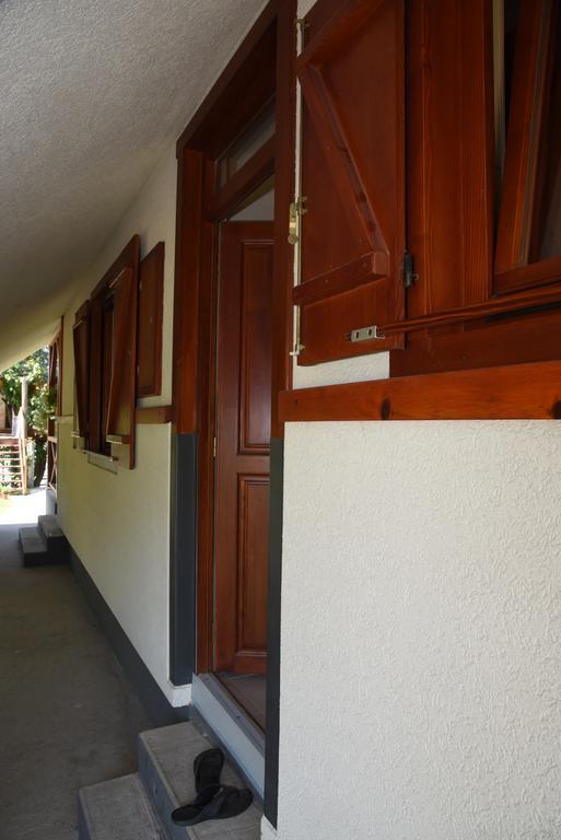 Holiday Home Kucica Na Drvetu Баня-Ковиляча Экстерьер фото